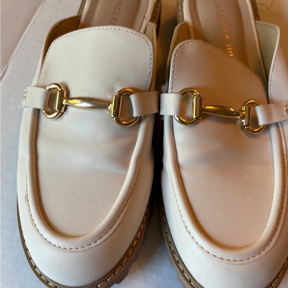 Sincerely Jules Cream slip on Mules with Gold Detail - Picture 2 of 6